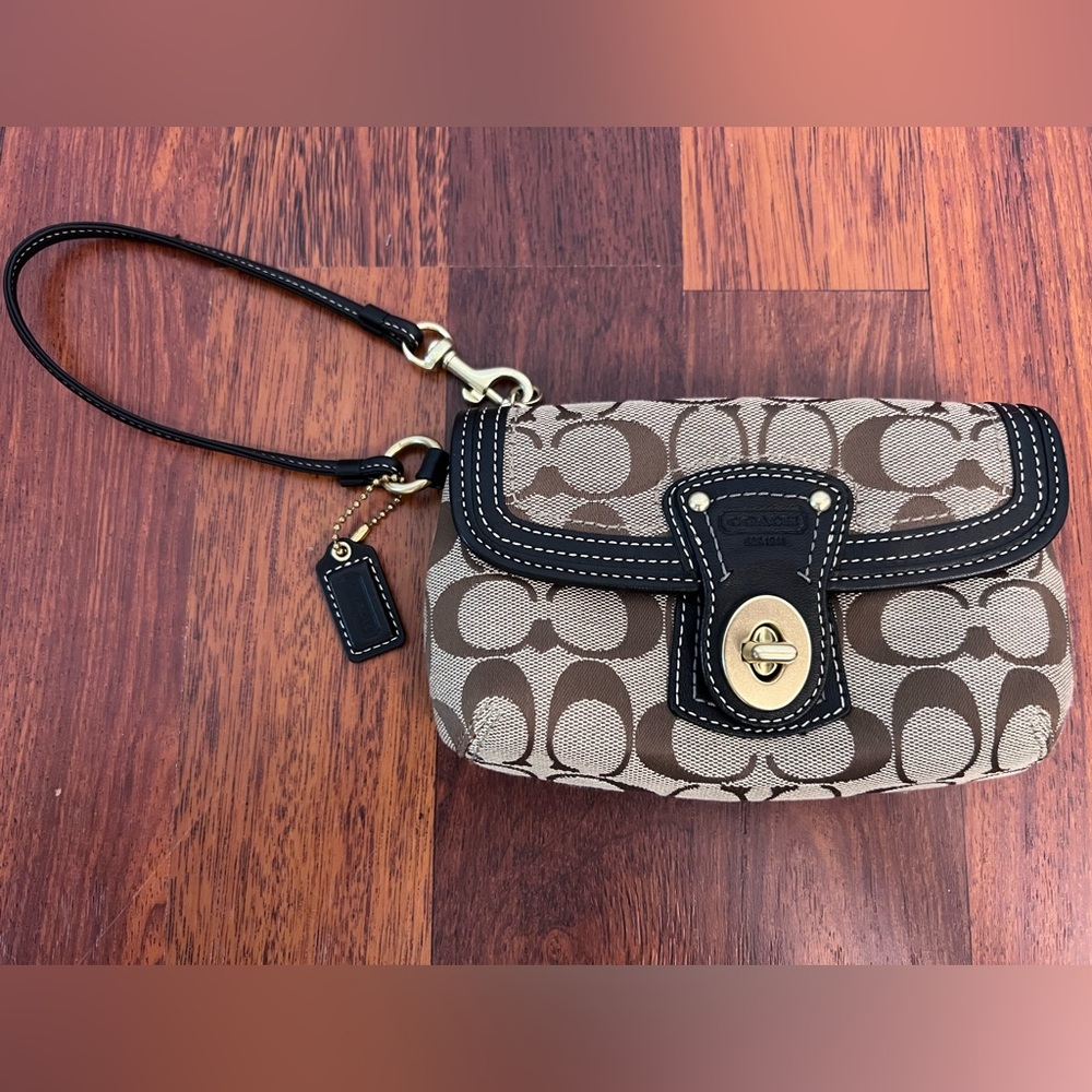 COACH Brown Wristlet with lock Clasp